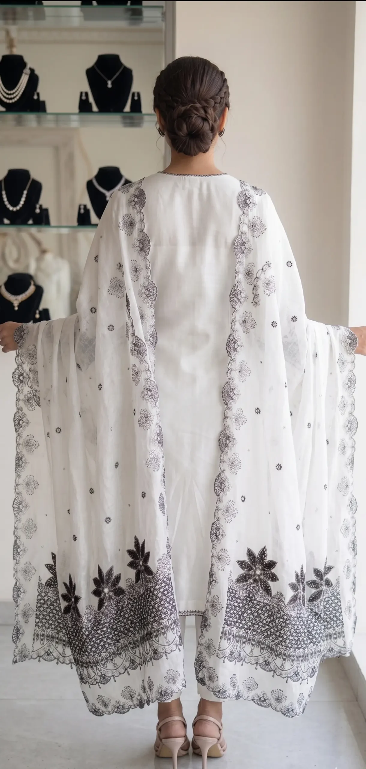 Embroidered Cotton Suit Set - Image 3